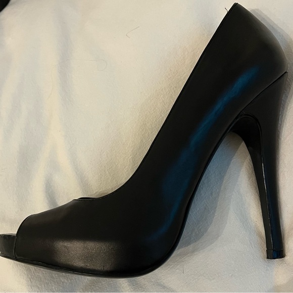 ALDO Peep Toe High Heel Shoes - Picture 3 of 5